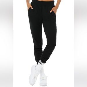 Alo Yoga Unwind Sweatpant